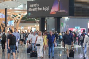 T&uuml;rkiye'de havalimanlarından 6 ayda 94,8 milyon yolcu ge&ccedil;iş yaptı