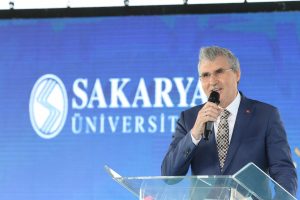 Başkan Y&uuml;ce'den başarılı &ouml;ğrencilere istihdam m&uuml;jdesi