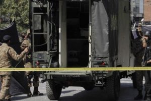 Pakistan, 5 askerin &ouml;ld&uuml;ğ&uuml; saldırıdan Hindistan'ı sorumlu tuttu