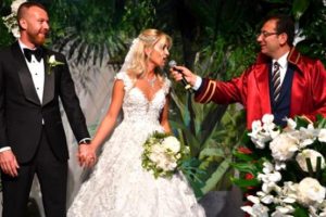 İlk nikahını kıyan İBB Başkanı İmamoğlu'ndan &ccedil;iftlere tavsiye: &Ccedil;ocuklarınıza Atat&uuml;rk'&uuml; &ouml;ğretin