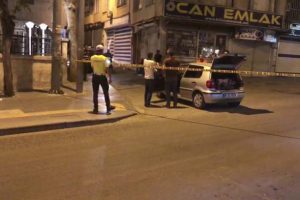 Kilis'te, bomba y&uuml;kl&uuml; ş&uuml;pheli otomobil ihbarı paniği