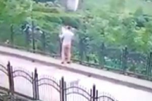 İşte yavru k&ouml;peği faraşa koyup dereye atan iş&ccedil;inin cezası!