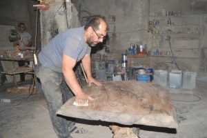 Ağa&ccedil; ustası mesleğinin kaybolmaması i&ccedil;in direniyor