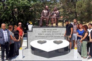 Mezarlığı g&ouml;renler bir daha bakıyor