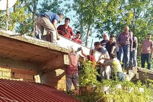 Kına eğlencesi i&ccedil;in hazırlık yapıyordu... Canından oldu