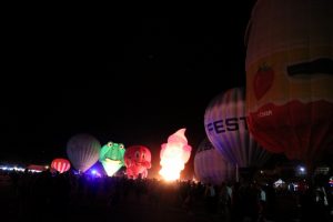 Kapadokya'da sıcak hava balonlarından muhteşem g&ouml;steri