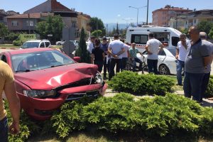 Bursa İneg&ouml;l'deki o kavşakta yine kaza!