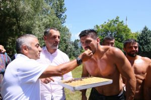 Kırkpınar'da Kocaelili Faruk Akkoyun &ccedil;eyrek finalde