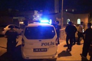 &Ouml;nce d&ouml;v&uuml;ld&uuml; sonra cep telefonu gasbedildi