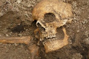 İsve&ccedil;'te Viking gemi mezarları keşfedildi
