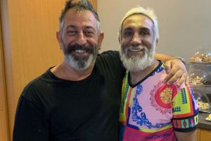 Cem Yılmaz'dan Tarık Meng&uuml;&ccedil;'e destek