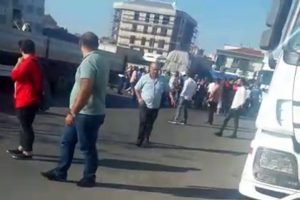 Polis ekiplerin arbedeyi &ouml;nlemek i&ccedil;in havaya ateş a&ccedil;tı