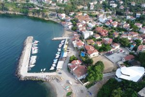 Bursa'da k&ouml;y meydanı satılığa &ccedil;ıkarıldı&nbsp;
