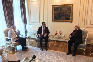 İmamoğlu'na tebrik ziyaretleri s&uuml;r&uuml;yor