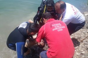 Serinlemek i&ccedil;in girdiği g&ouml;lette boğuldu