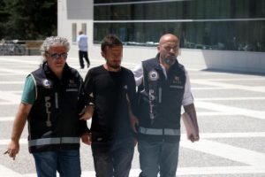 Uyuşturucu madde ve sahte parayla yakalandı