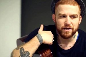 G&ouml;khan &Ouml;zoğuz'dan artan vergilere sitem