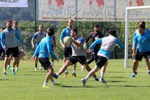 Kul&uuml;ps&uuml;z futbolcular Bolu'da kampa girdi