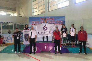 Kayserili Kickboks Sporcular Erzurum'dan 5 şampiyonlukla d&ouml;nd&uuml;