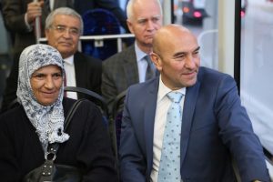İzmir'de meclisten toplu ulaşımda iki m&uuml;jde