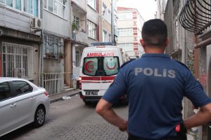 &Ccedil;inli kadının boğazını kesip evini ateşe verdiler