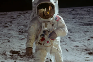 "Apollo 11 g&ouml;revi D&uuml;nya'ya Ay mikrobu bulaştırmış olabilir"