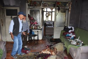 Zihinsel engelli adam evde &ccedil;ıkan yangında hayatını kaybetti