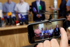 Fransa'da hapishanelere bilgisayar geliyor: Her h&uuml;crede i&ccedil;in tablet olacak