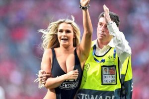 Kinsey Wolanski, Copa Amerika Finali &ouml;ncesi yakalanıp g&ouml;zaltına alınmış