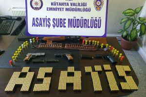 Silah fotoğraflarını '2019'un ağaları' diye paylaştı, g&ouml;zaltına alındı