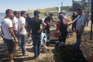 Tabancayla oynarken kendini vurdu