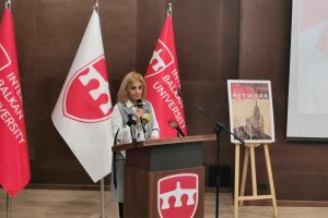 FET&Ouml;'n&uuml;n ger&ccedil;ek y&uuml;z&uuml;n&uuml; anlatan "The Network" belgeseli &Uuml;sk&uuml;p'te g&ouml;sterildi