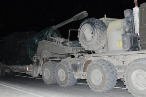 Suriye sınırına zırhlı ara&ccedil; ve personel sevkiyatı