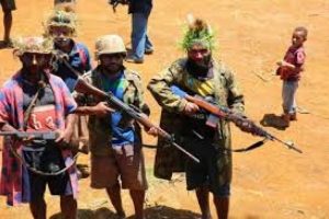 Papua Yeni Gine'de kabileler arası &ccedil;atışma: 24 &ouml;l&uuml;