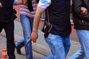 İki subaya FET&Ouml;'den g&ouml;zaltı