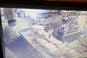 Bursa'da iş yerindeki yardım kumbarasını &ccedil;aldılar