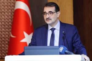Bakan D&ouml;nmez'den "liyakat" vurgusu