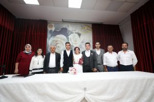 Mehmet&ccedil;ik'ten nikahı kıyılan ablasına s&uuml;rpriz