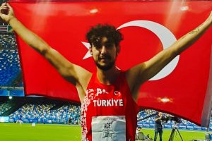 Alperen Acet'ten g&uuml;m&uuml;ş madalya