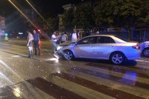 Bursa'da gece saatlerinde başlayan yağış kaza getirdi