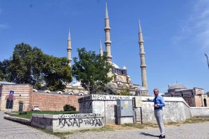 Selimiye Camisi'nde g&ouml;r&uuml;nt&uuml; kirliliği