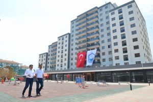 Bursa Yıldırım'da sıra anahtar tesliminde
