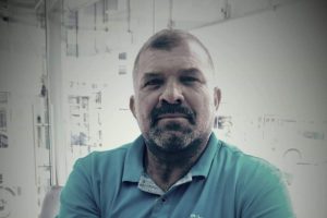 Yaraladı, &ouml;ld&uuml;rd&uuml;, intihar etti!