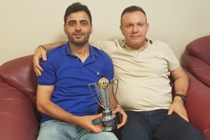 Denizlispor kazandığı kupanın minyat&uuml;r&uuml;n&uuml; yaptırıp satışa &ccedil;ıkardı