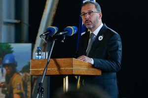 Bakan Kasapoğlu: Srebrenitsa'dan bug&uuml;ne, hepimiz şehit aileleriyiz