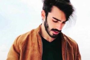 Motosikletle kaza yapan gen&ccedil; hayata tutunamadı