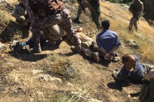 Ter&ouml;ristlerin yakalanma anına ait yeni fotoğraflar ortaya &ccedil;ıktı
