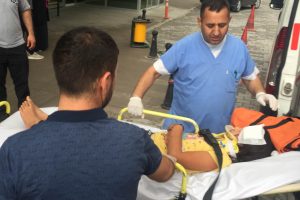 Kamyonetle otomobil &ccedil;arpıştı: 8 yaralı