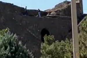 İntihar girişiminde bulunan gen&ccedil; kızı vatandaşlar kurtardı