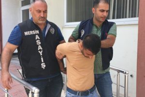 Hırsızlık zanlısı &ouml;nce g&uuml;venlik kamerasına sonra polise yakalandı